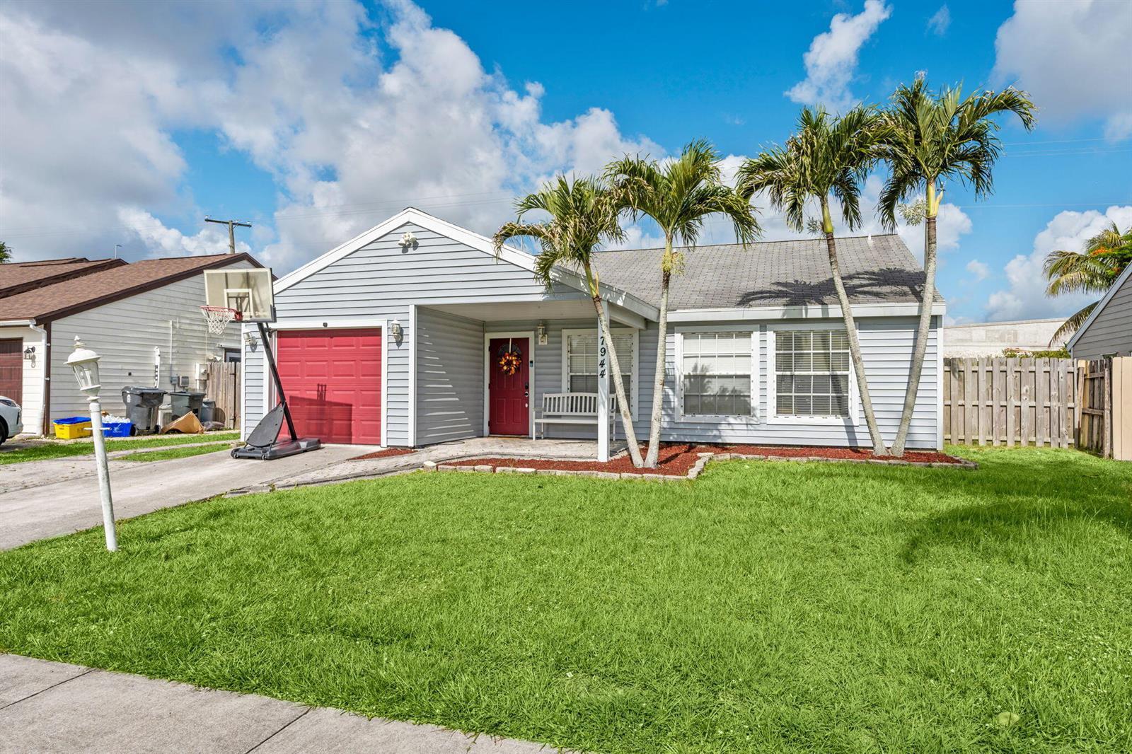 7944 Ridgewood Drive, FL 33467 photo 2