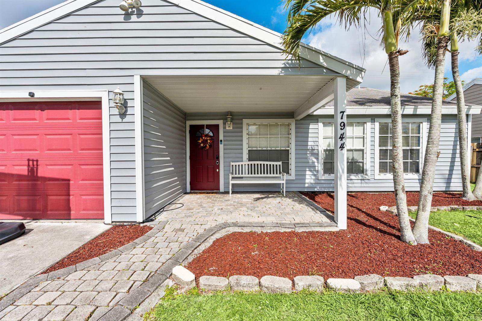 7944 Ridgewood Drive, FL 33467 photo 3