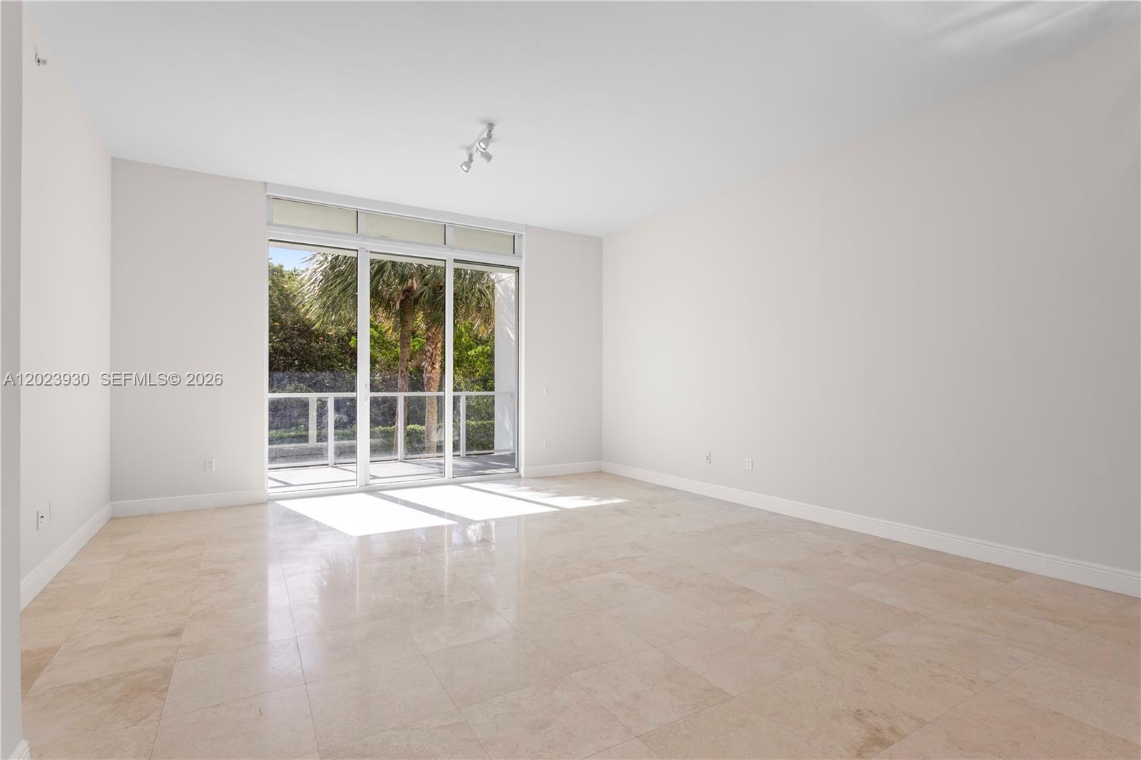 15051 Royal Oaks Ln # 101, North Miami FL 33181 photo 2