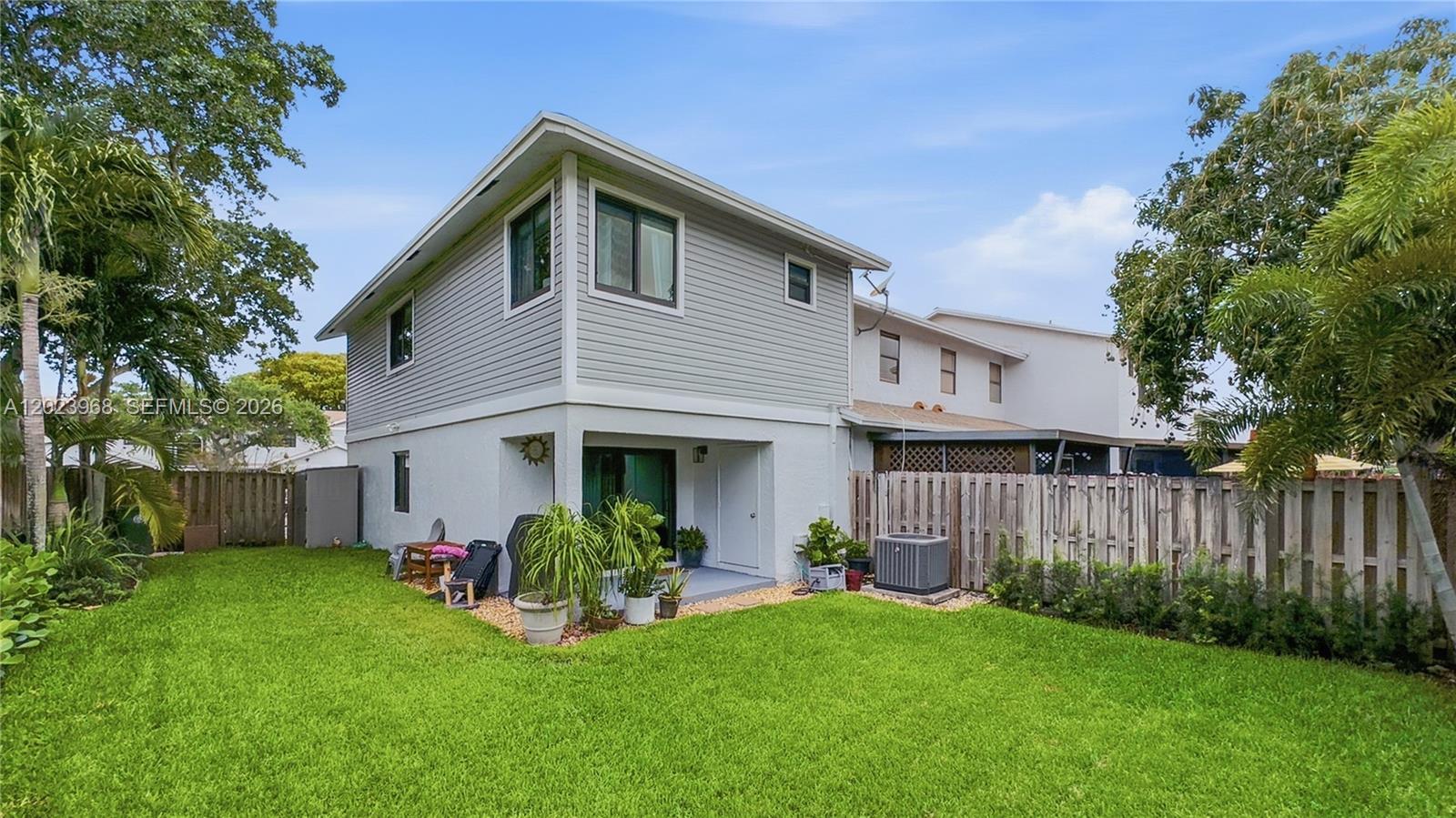 201 NW 106th Ter, Pembroke Pines FL 33026 photo 2