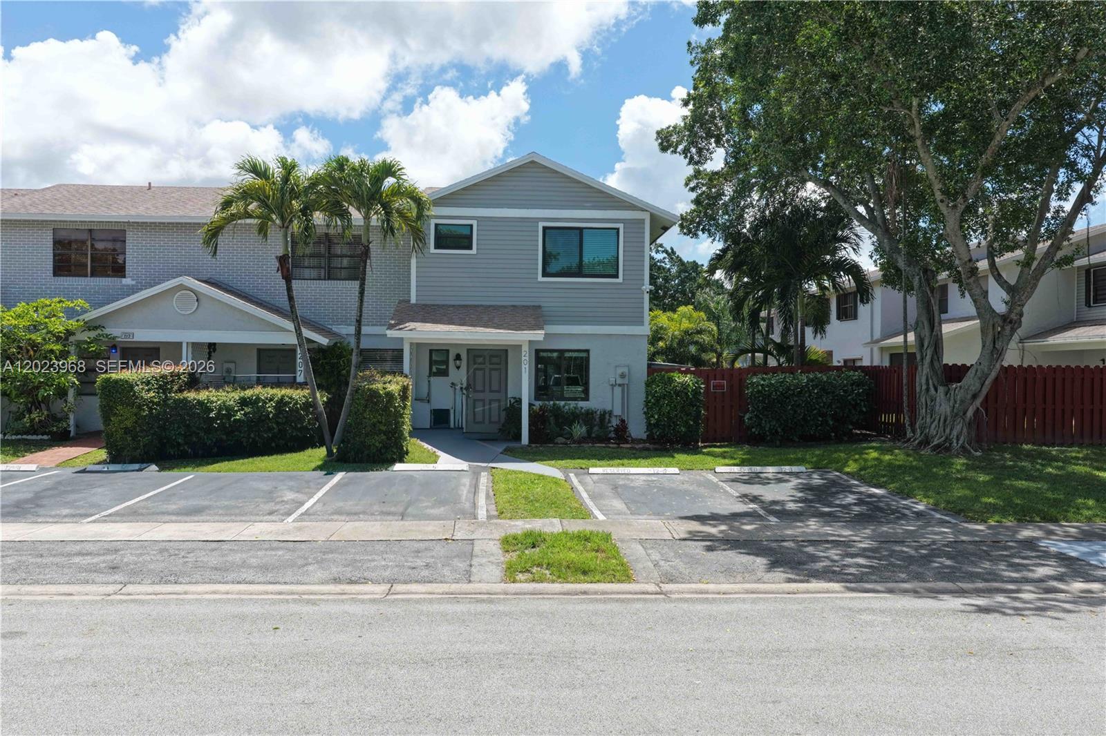 201 NW 106th Ter, Pembroke Pines FL 33026