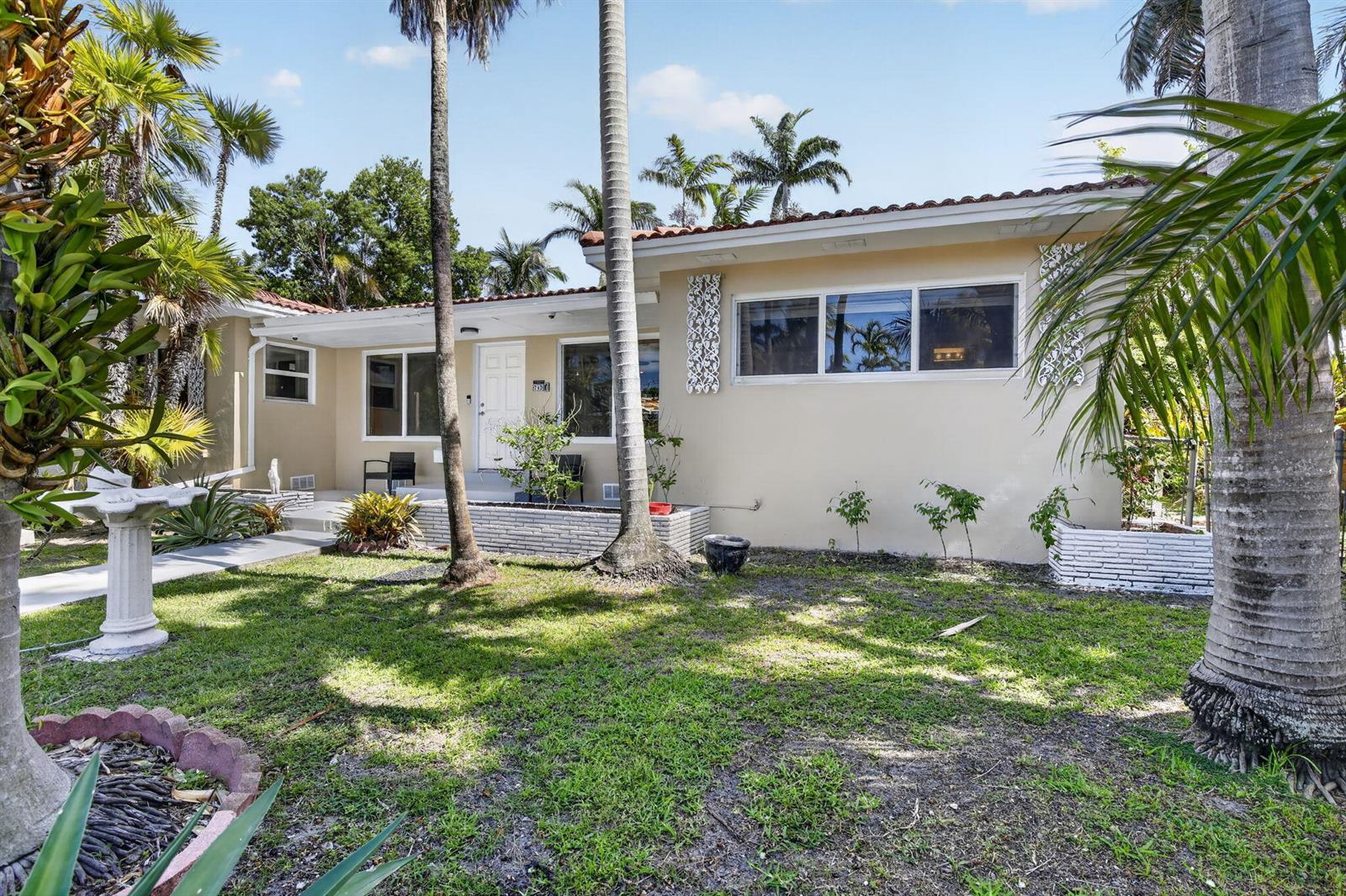 742 Hollywood Boulevard, Hollywood FL 33019 photo 3