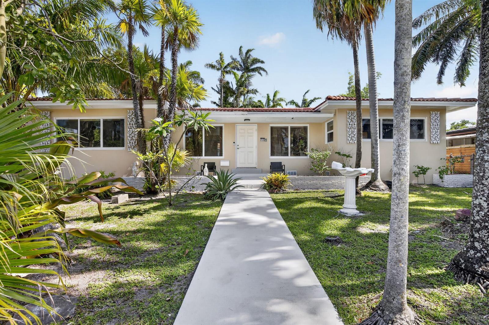742 Hollywood Boulevard, Hollywood FL 33019