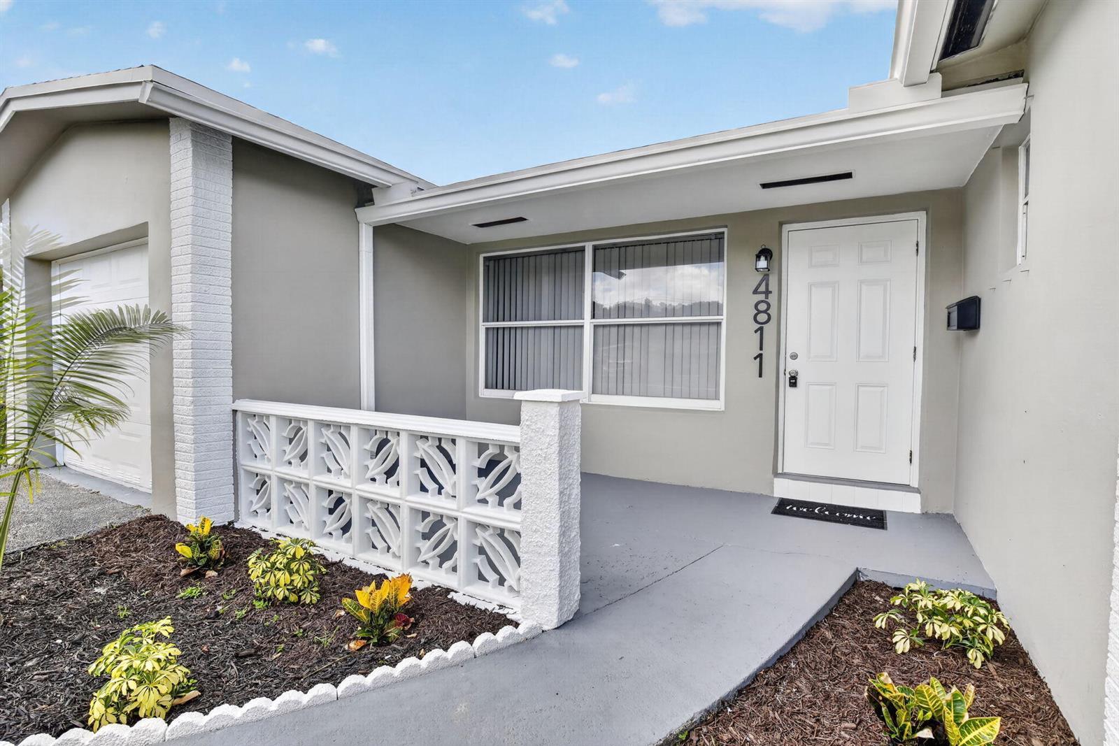 4811 NW 20th Street, Lauderhill FL 33313 photo 2