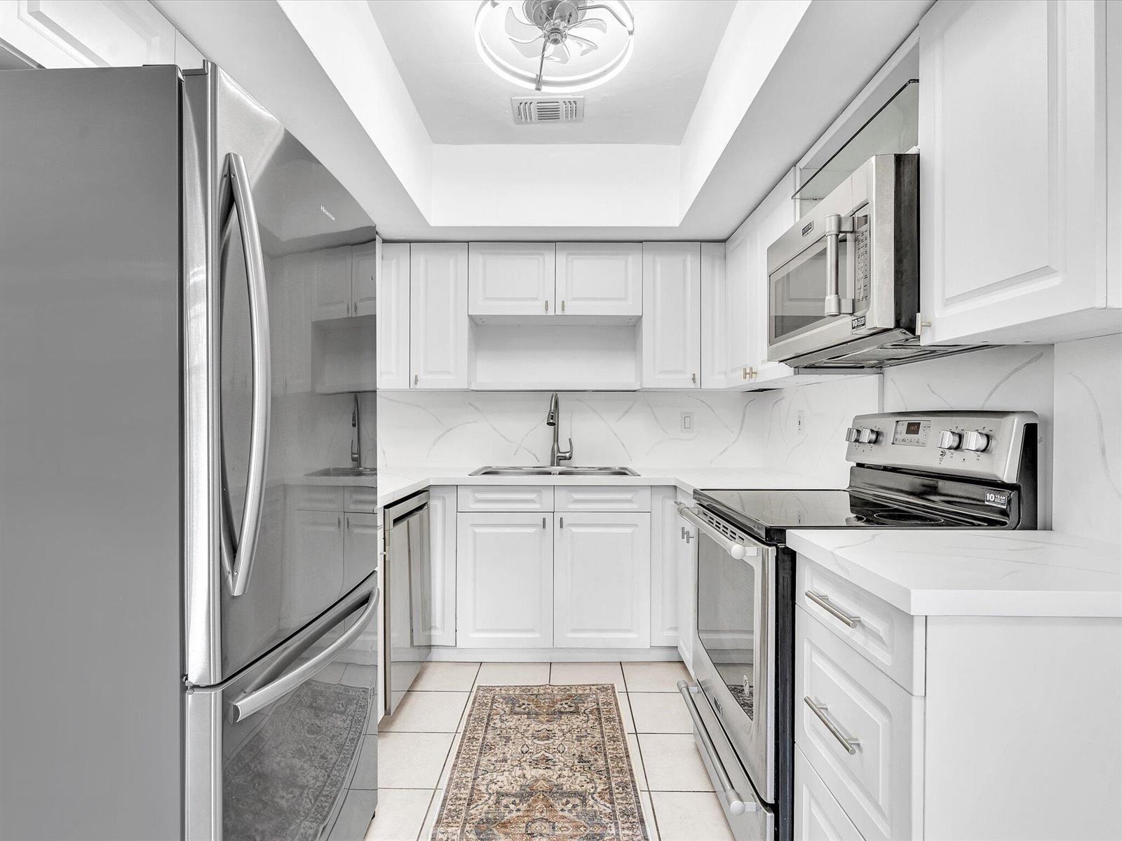 3421 NE 15th Avenue # 8, Oakland Park FL 33334 photo 4