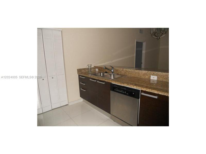 2525 SW 3 AV # 1006, Miami FL 33129 photo 4