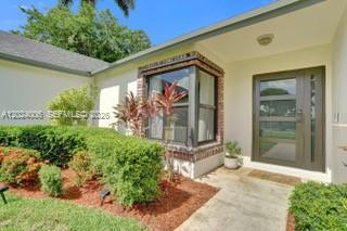 1020 SW 124th Way, Davie FL 33325 photo 4