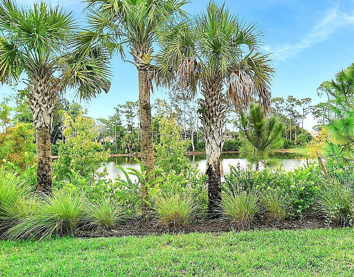 5766 SE Edgewater Circle, Stuart FL 34997