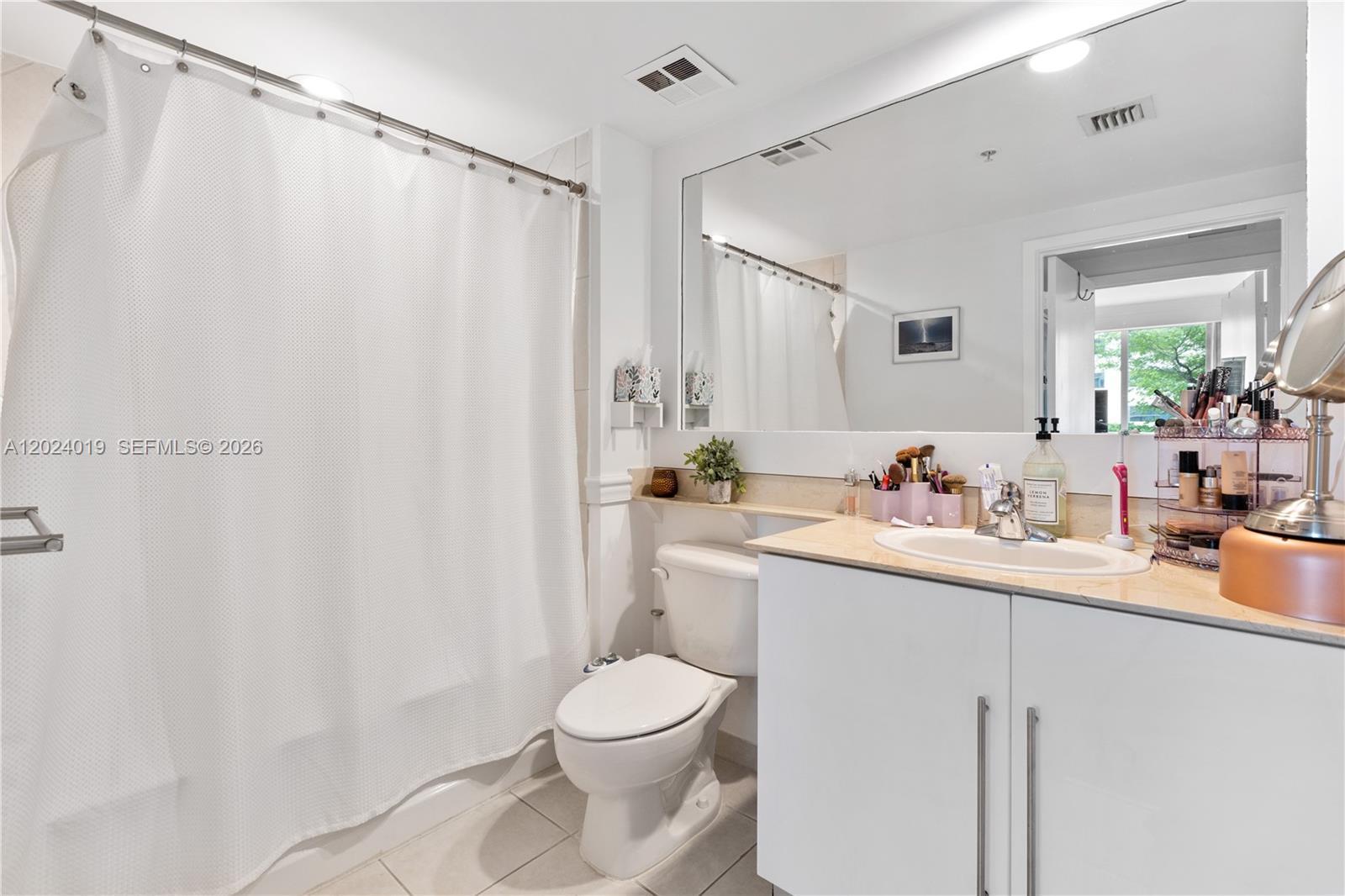 335 S Biscayne Blvd # 802, Miami FL 33131 photo 4