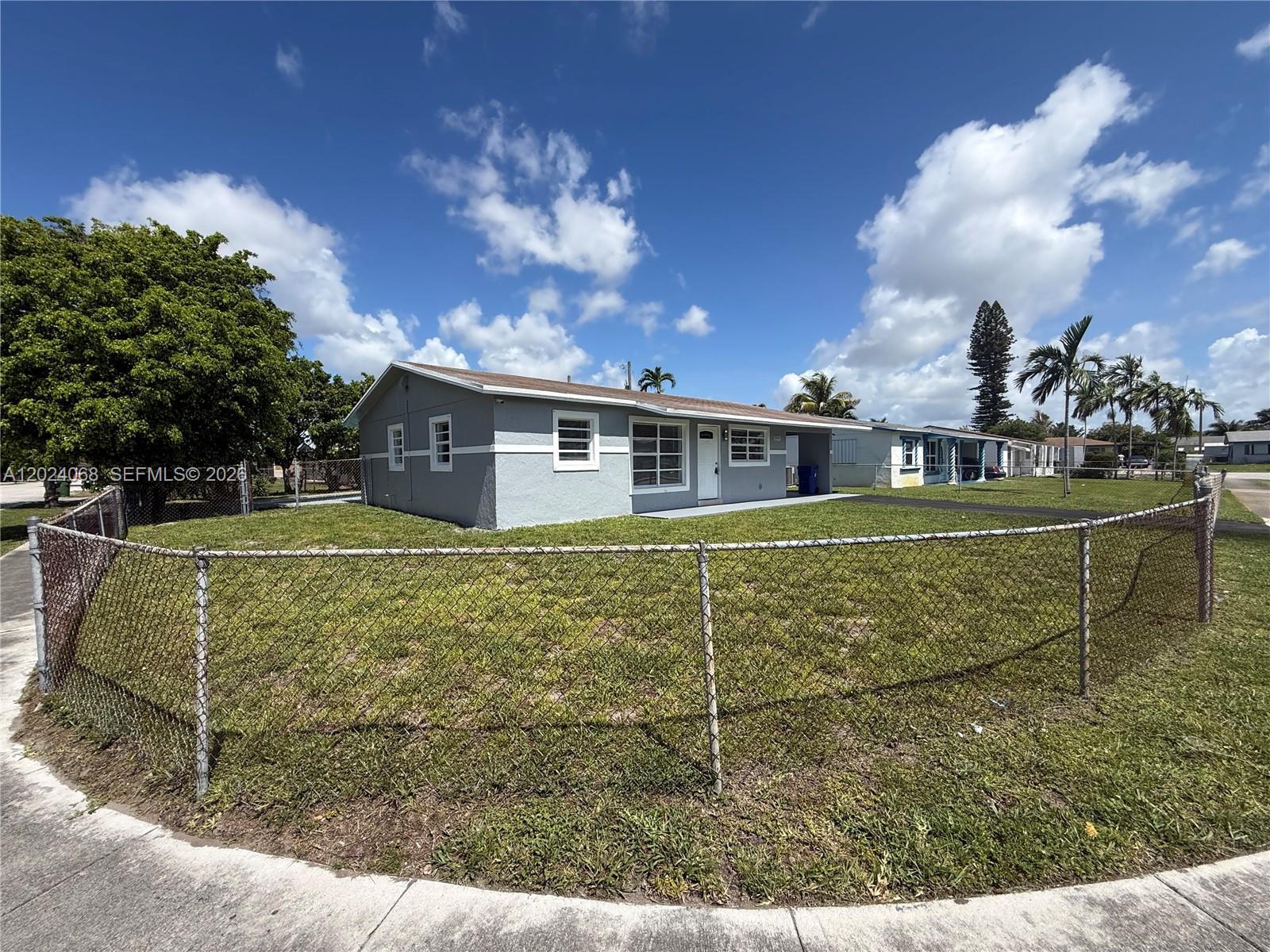 2161 NW 26th Ave, Fort Lauderdale FL 33311 photo 2
