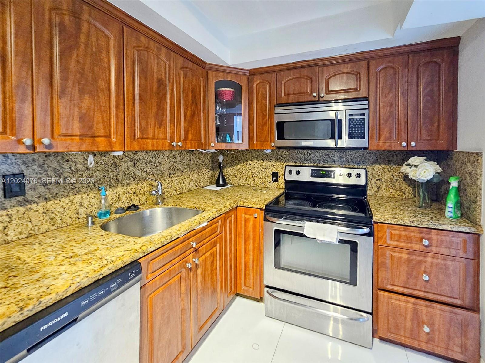 100 Bayview Dr # 722, Sunny Isles Beach FL 33160 photo 3