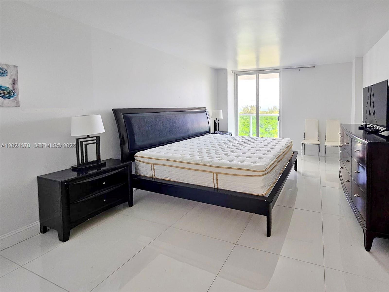 100 Bayview Dr # 722, Sunny Isles Beach FL 33160 photo 4
