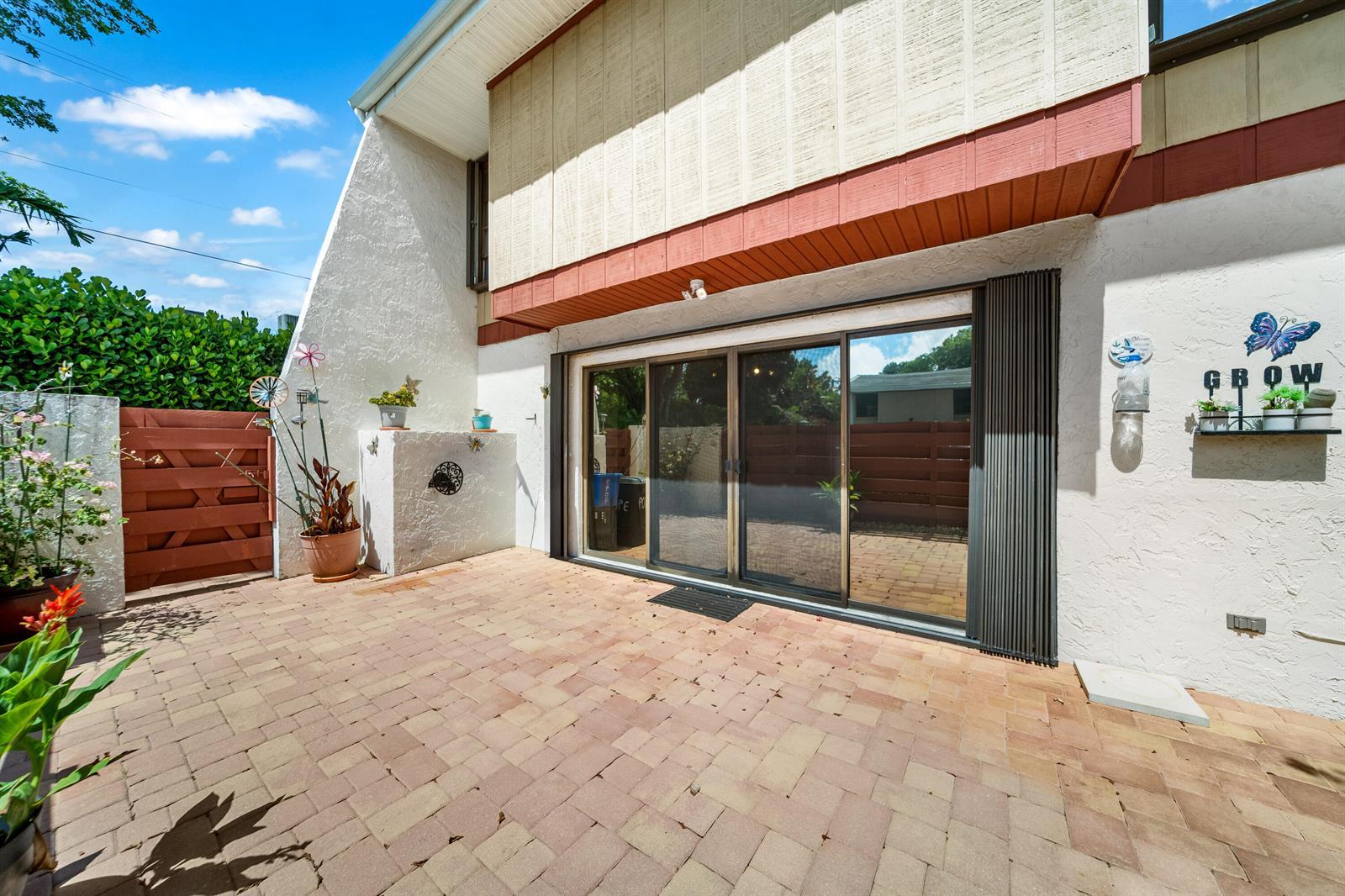 3909 Parkside Lane # 234, Hollywood FL 33021 photo 2