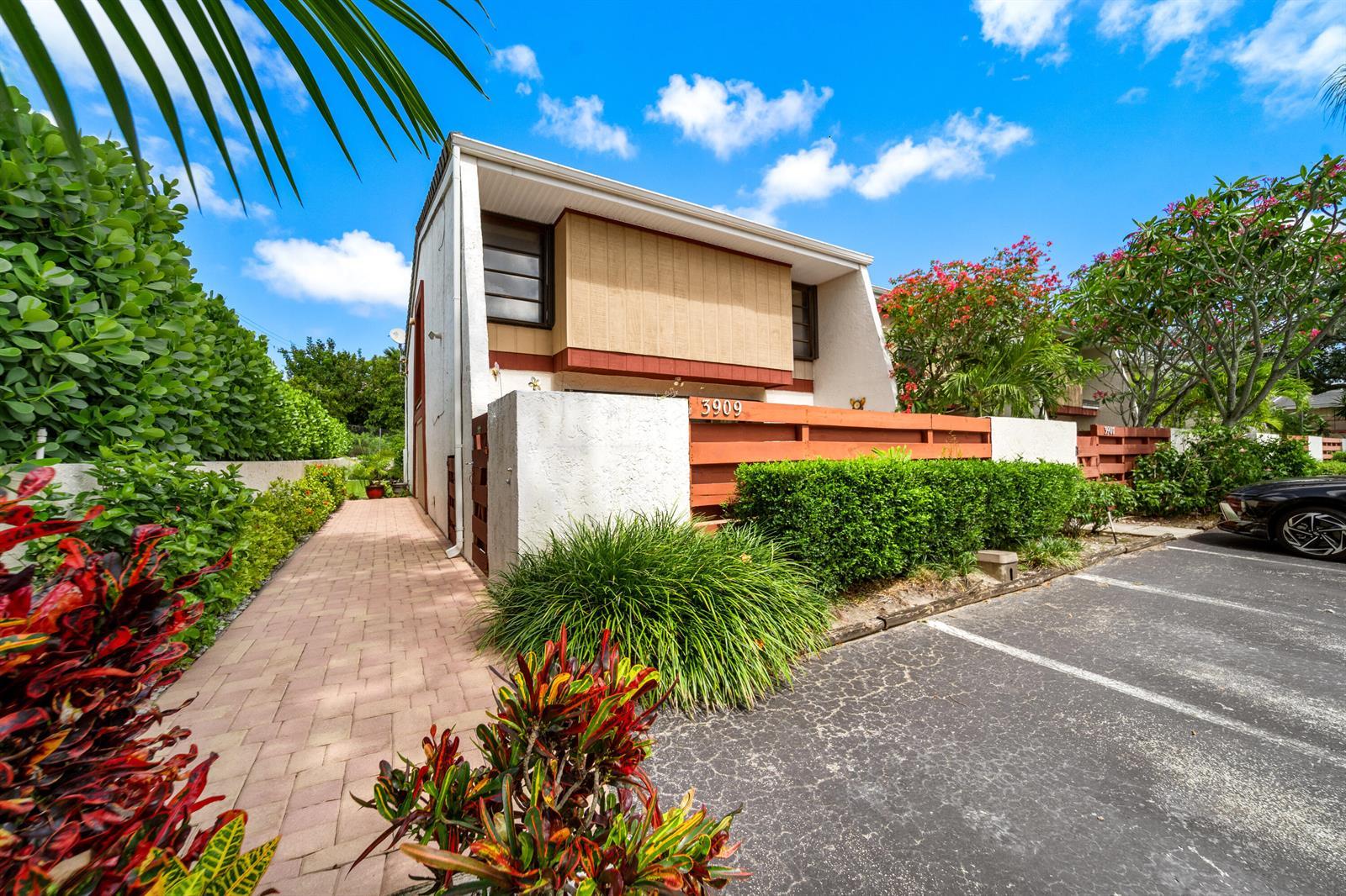 3909 Parkside Lane # 234, Hollywood FL 33021