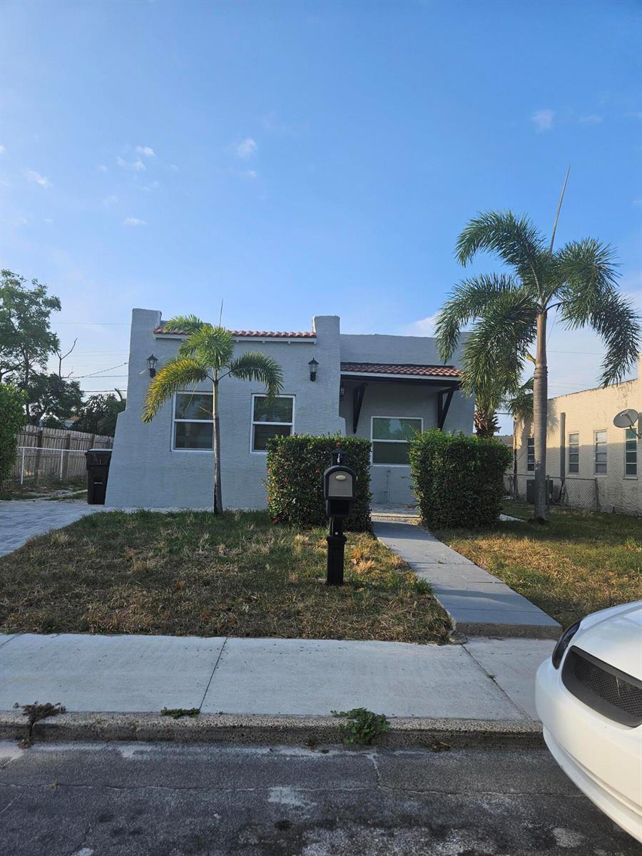 717 Selkirk Street, West Palm Beach FL 33405 photo 5