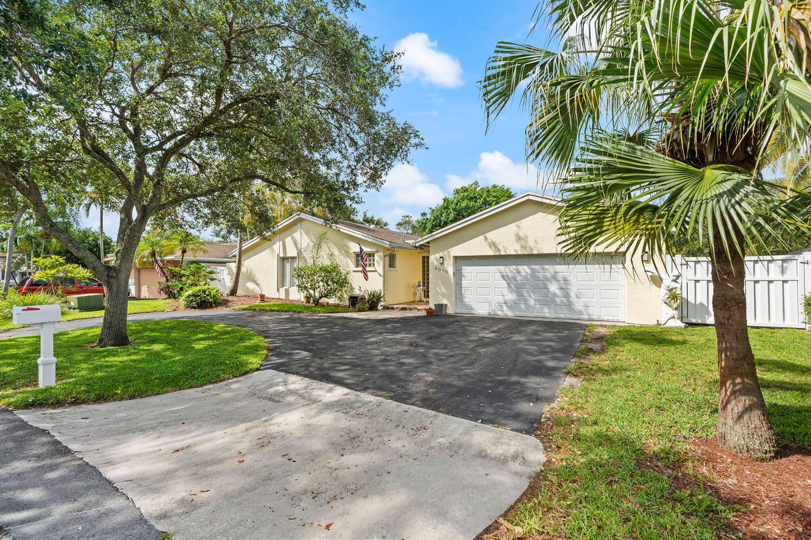 4010 W Sailboat Drive, Cooper City FL 33026 photo 3