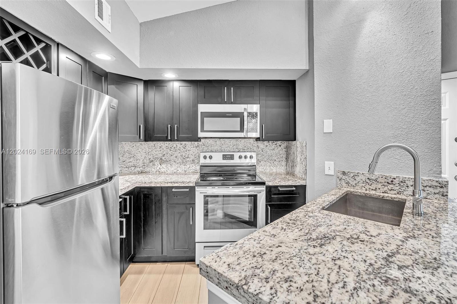 3300 N Pinewalk Dr N # 1925, Margate FL 33063 photo 3