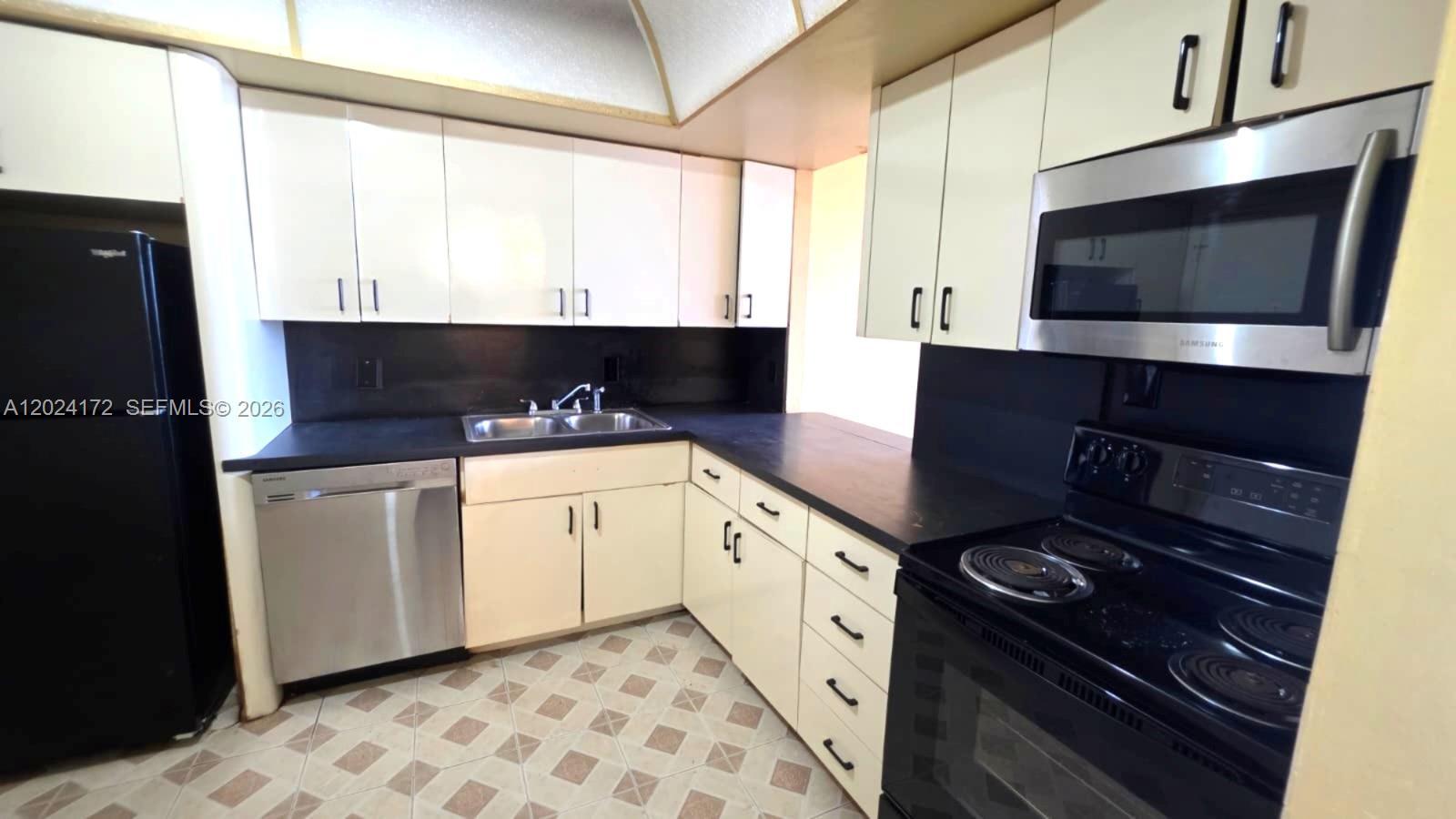 1301 NE Miami Gardens Dr # 813W, Miami FL 33179 photo 3