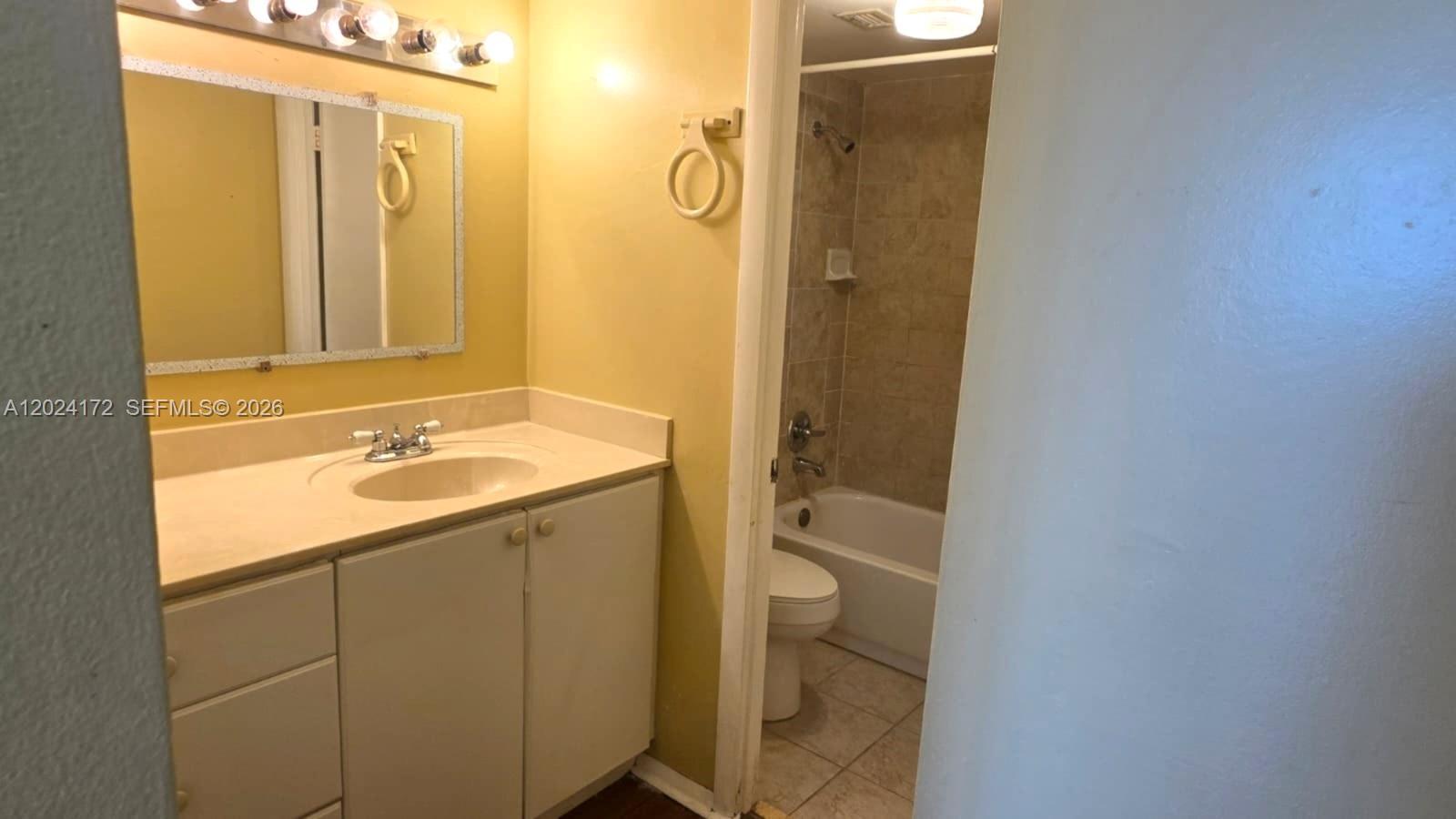 1301 NE Miami Gardens Dr # 813W, Miami FL 33179 photo 5