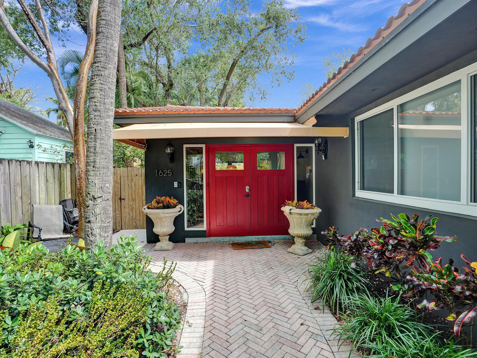 1625 SE 2nd Court, Fort Lauderdale FL 33301