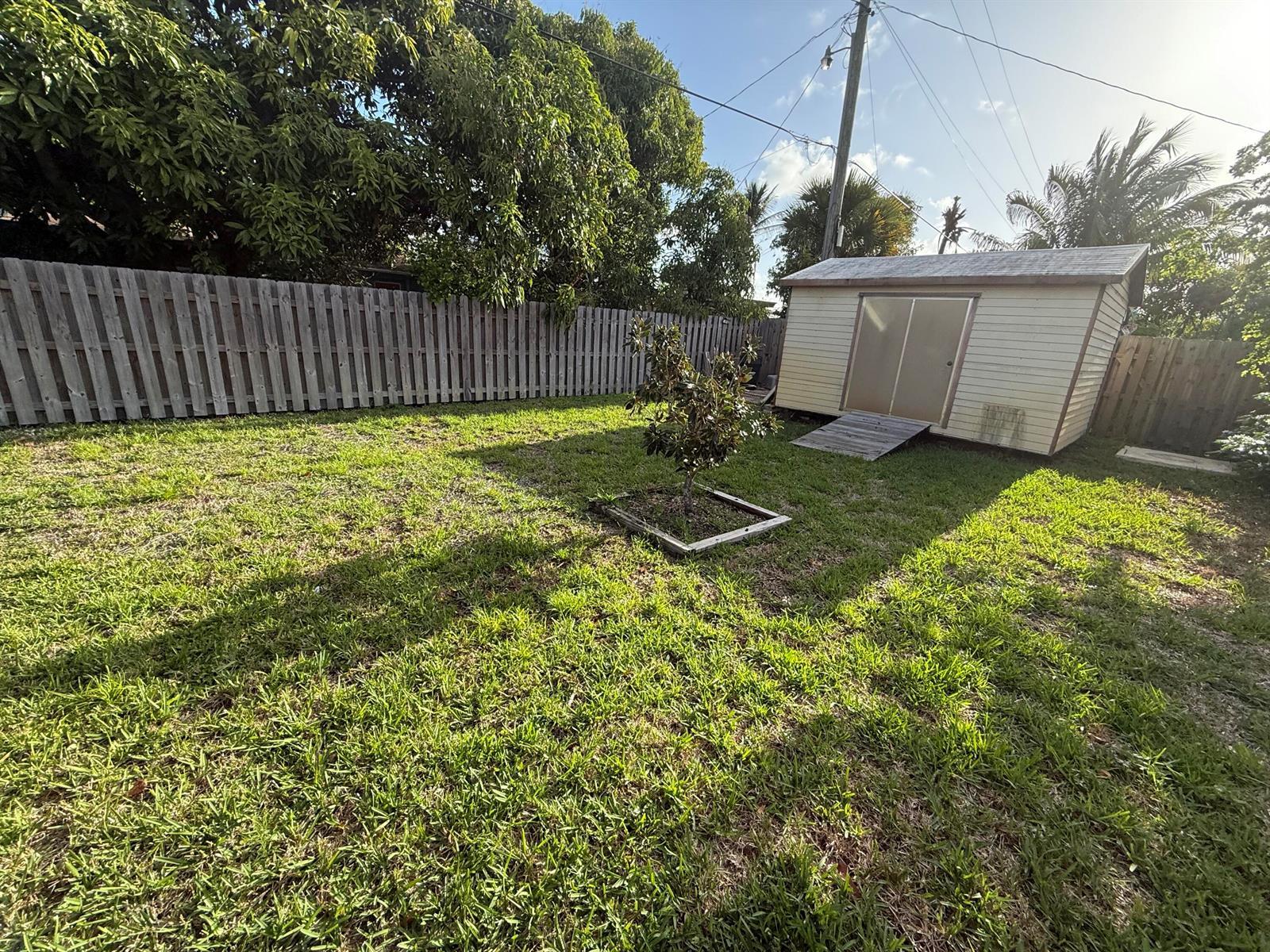 817 Elm Road, West Palm Beach FL 33409 photo 3