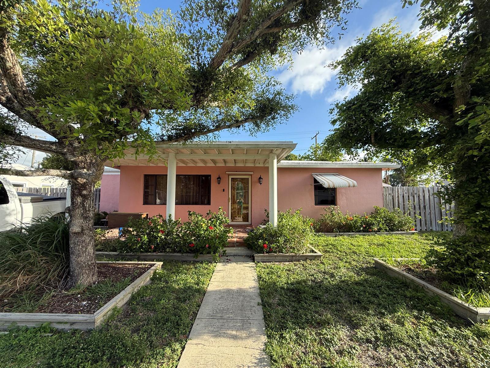 817 Elm Road, West Palm Beach FL 33409