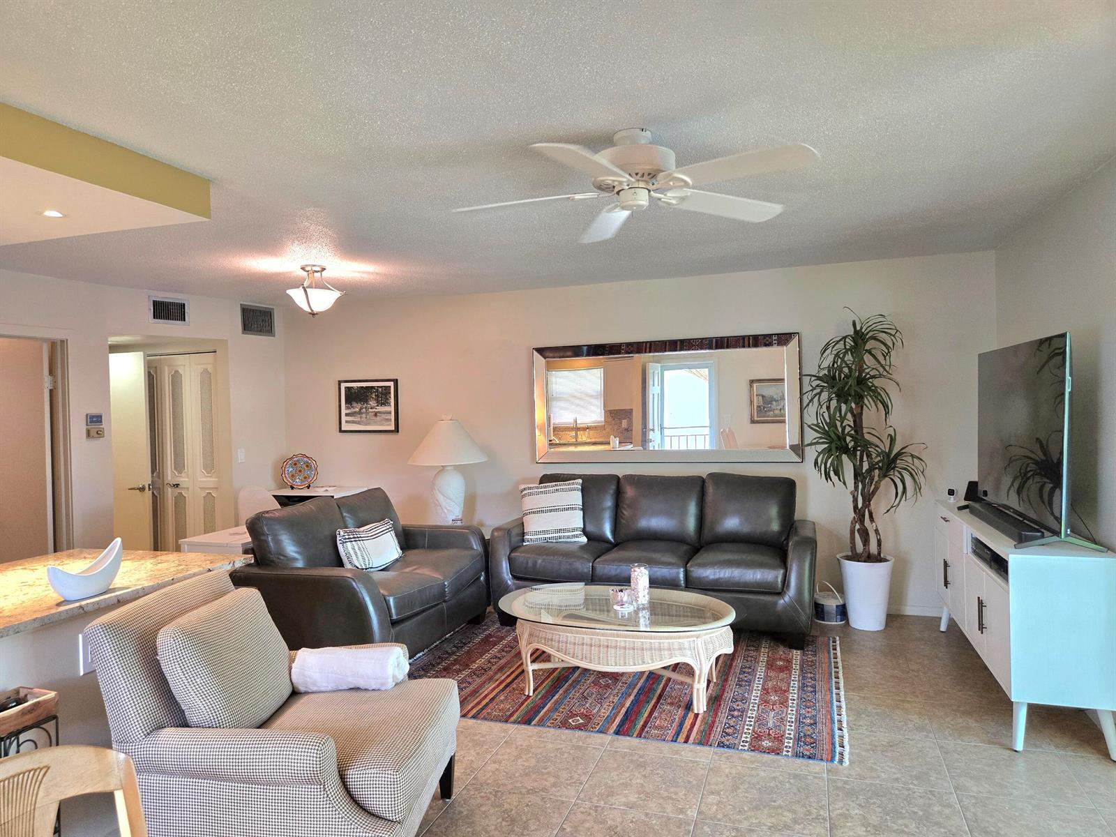 209 Oxford 100 # 209, West Palm Beach FL 33417 photo 4