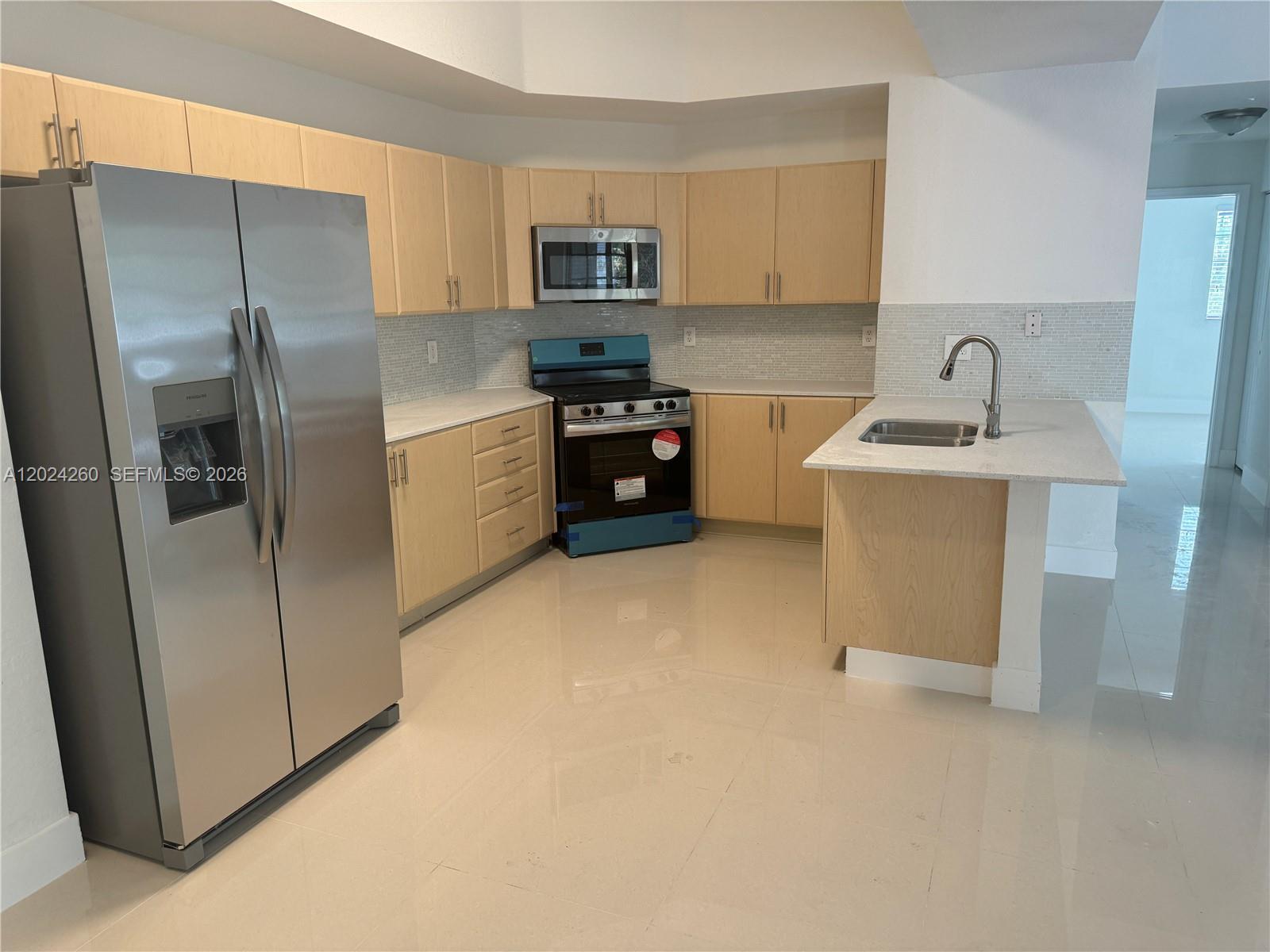 2851 Riverside Dr, Coral Springs FL 33065