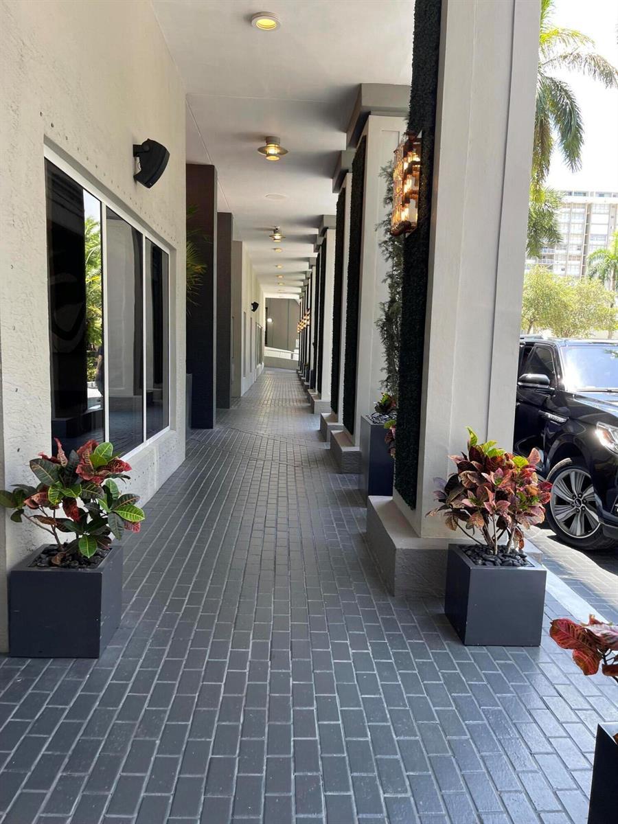 185 SE 14th Terrace # 2402, Miami FL 33131 photo 4