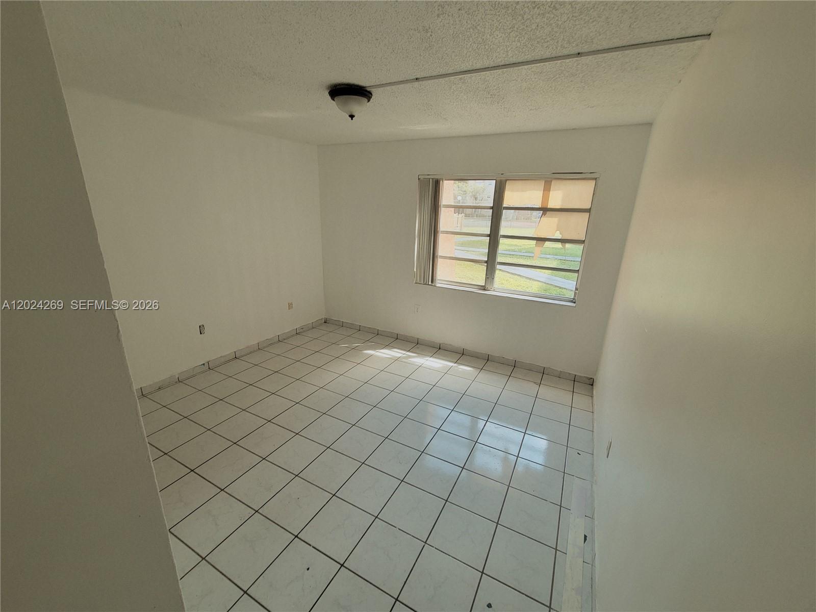 13701 Kendale Lakes Cir # 112, Miami FL 33183 photo 5