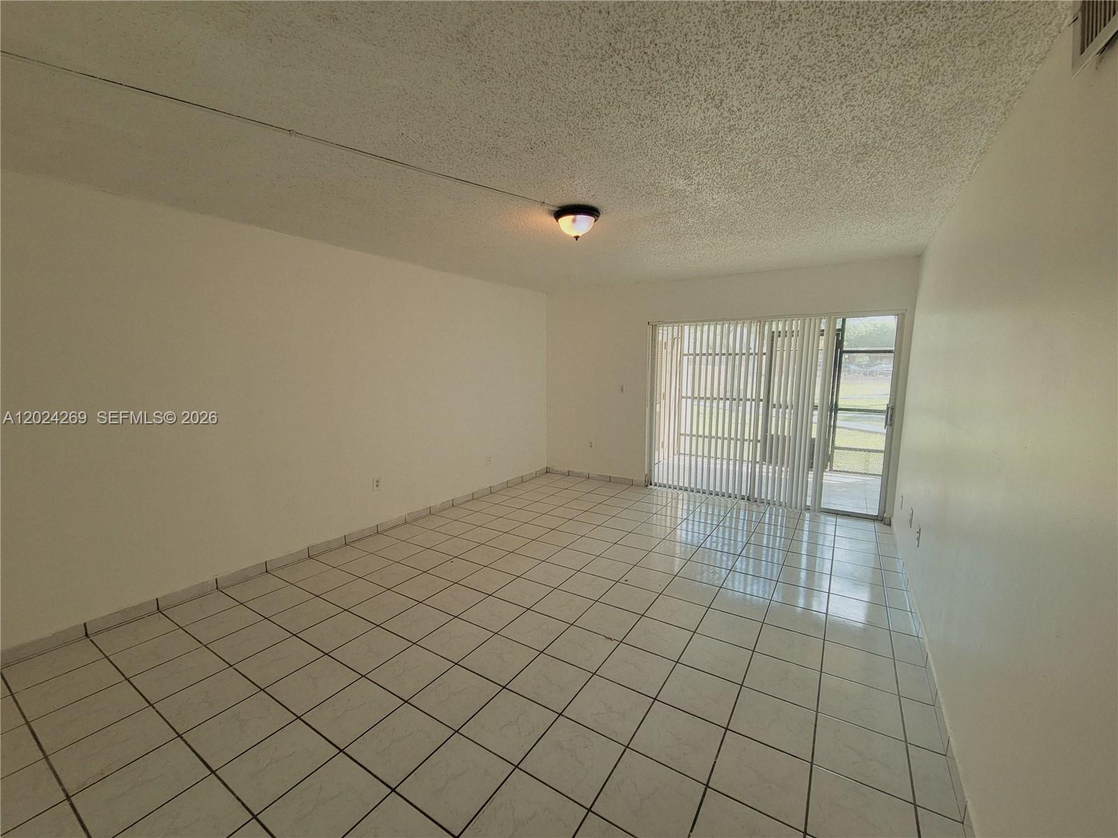 13701 Kendale Lakes Cir # 112, Miami FL 33183 photo 4
