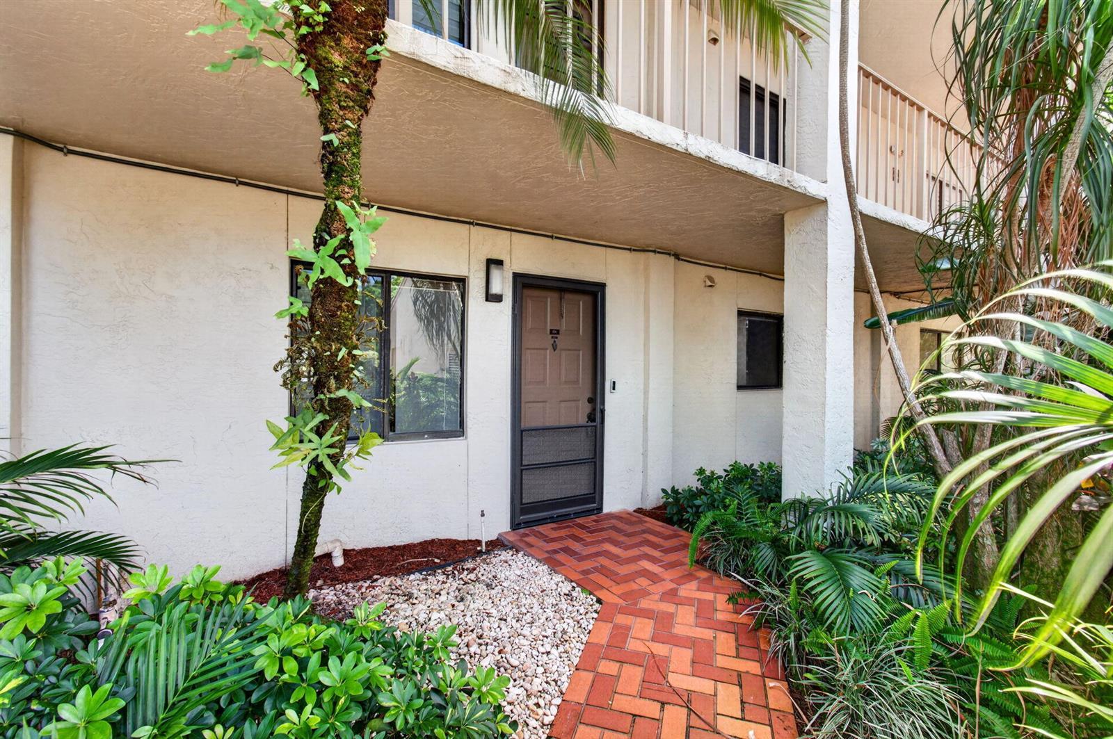 6655 Kensington Lane, Delray Beach FL 33446 photo 2