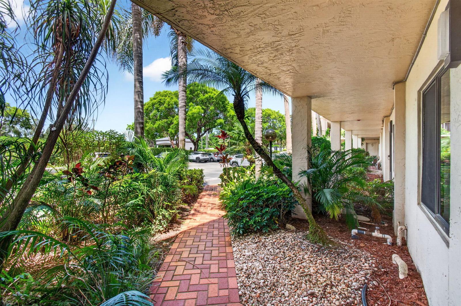 6655 Kensington Lane, Delray Beach FL 33446 photo 3