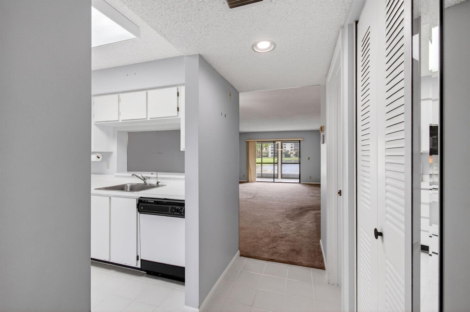 6655 Kensington Lane, Delray Beach FL 33446 photo 4