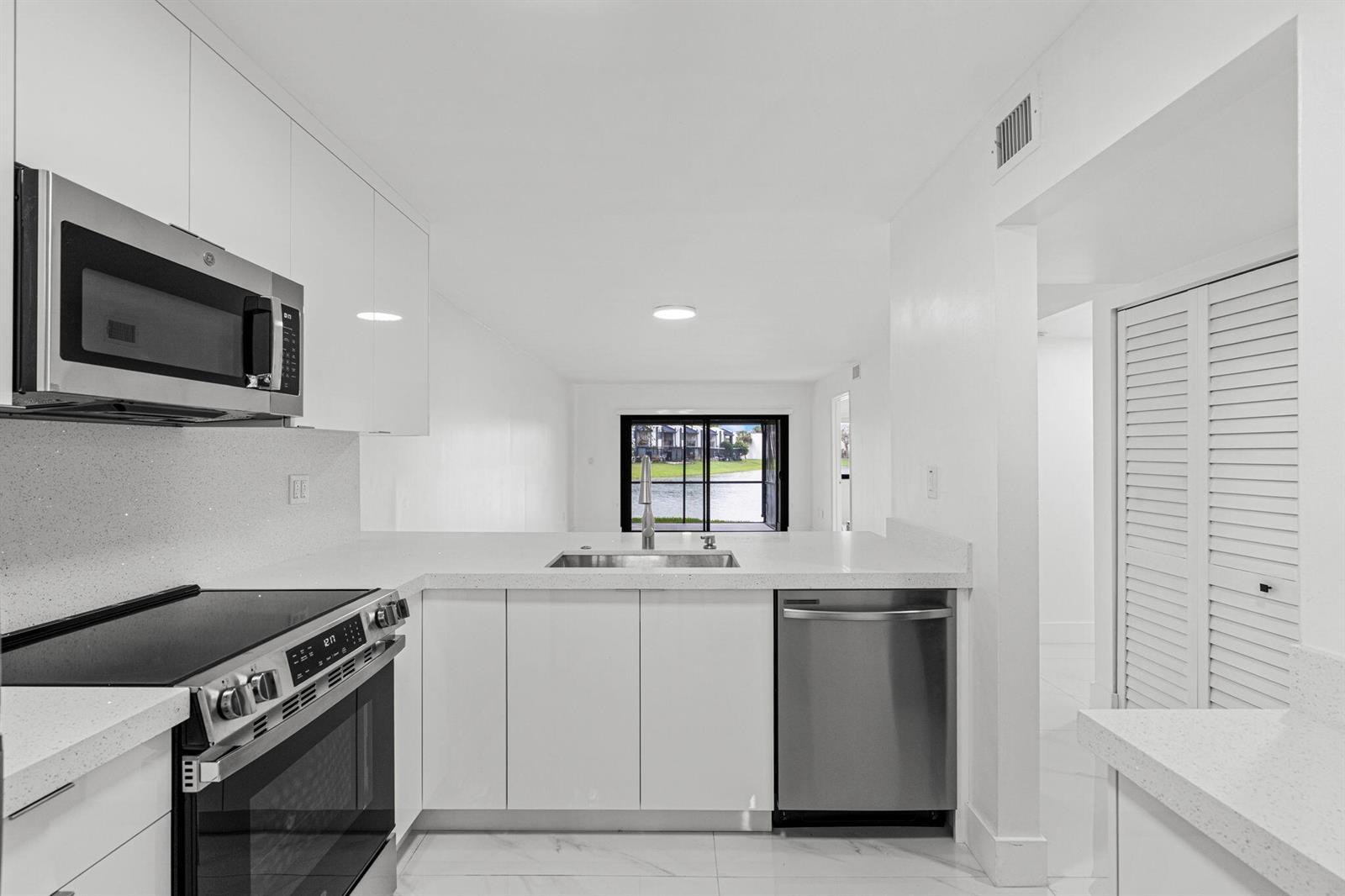 510 W Park Drive # 3, Miami FL 33172 photo 2