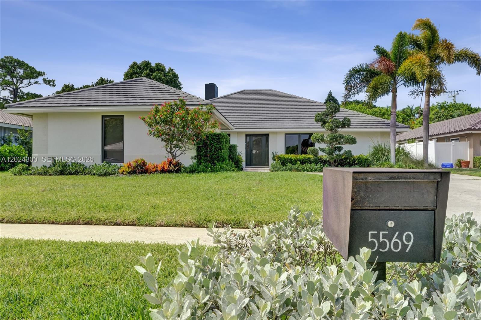 5569 Wind Drift Ln, Boca Raton FL 33433 photo 2