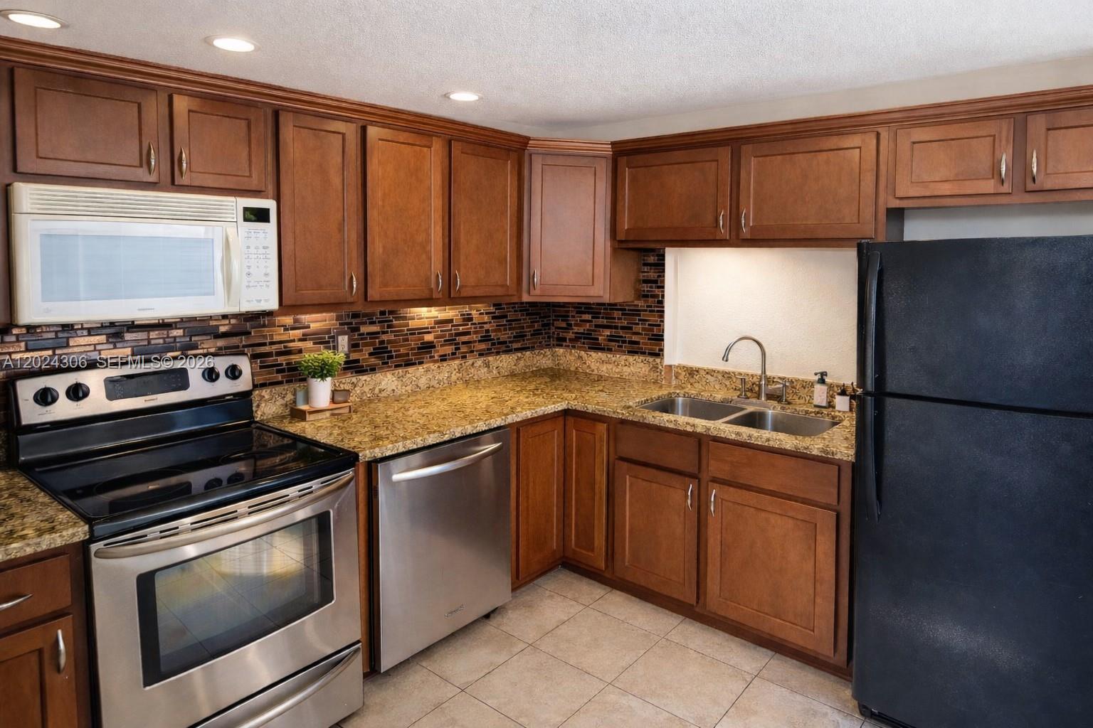 5495 NW 10th Ct # 104, Plantation FL 33313 photo 3