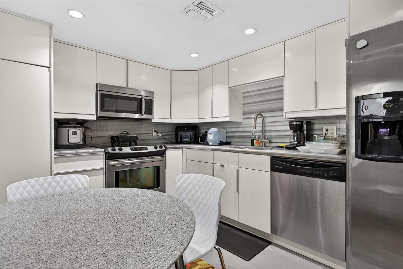 901 W Cypress Lane # 103, Pompano Beach FL 33069 photo 5