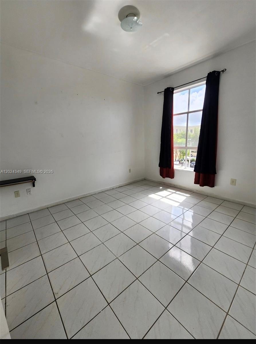 Hialeah, FL 33016 photo 3