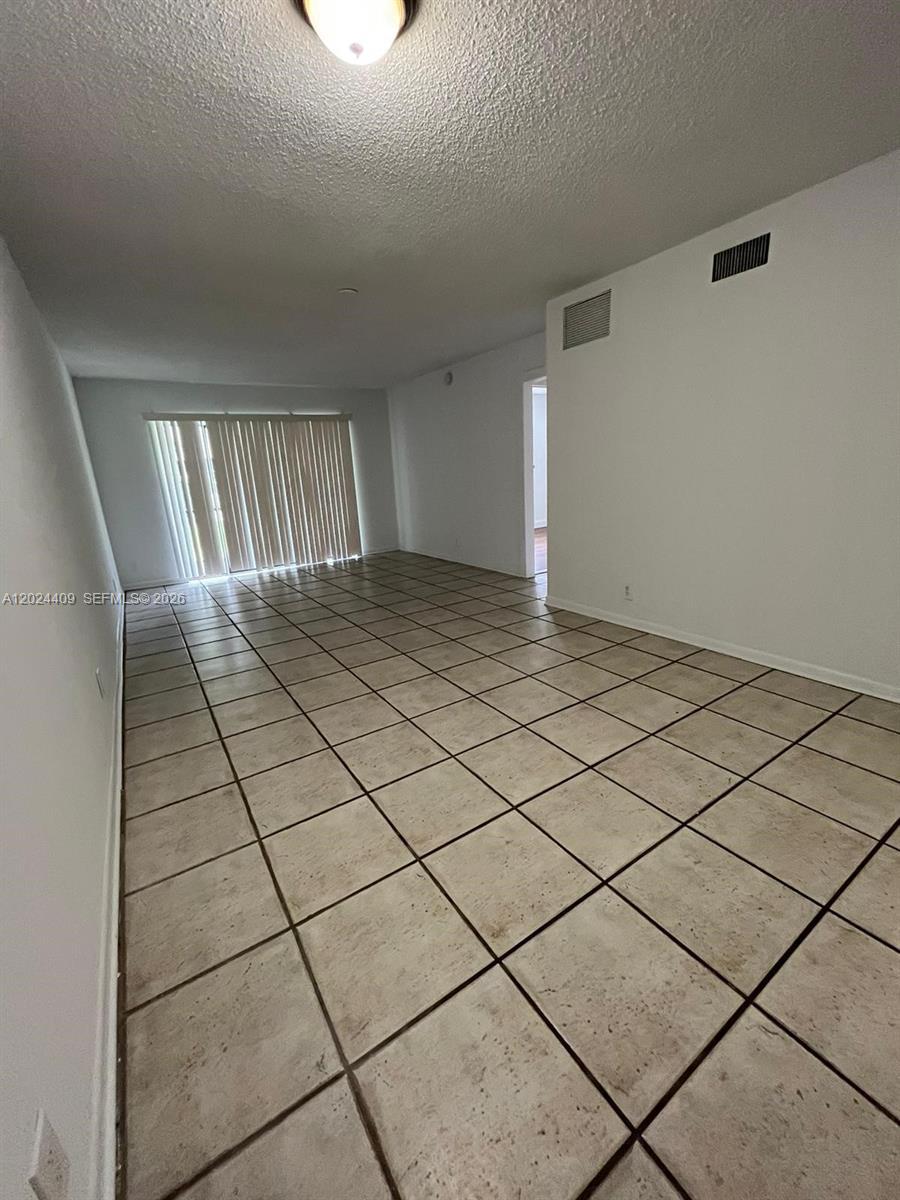 3123 Oakland Shores Dr # D112, Oakland Park FL 33309 photo 3