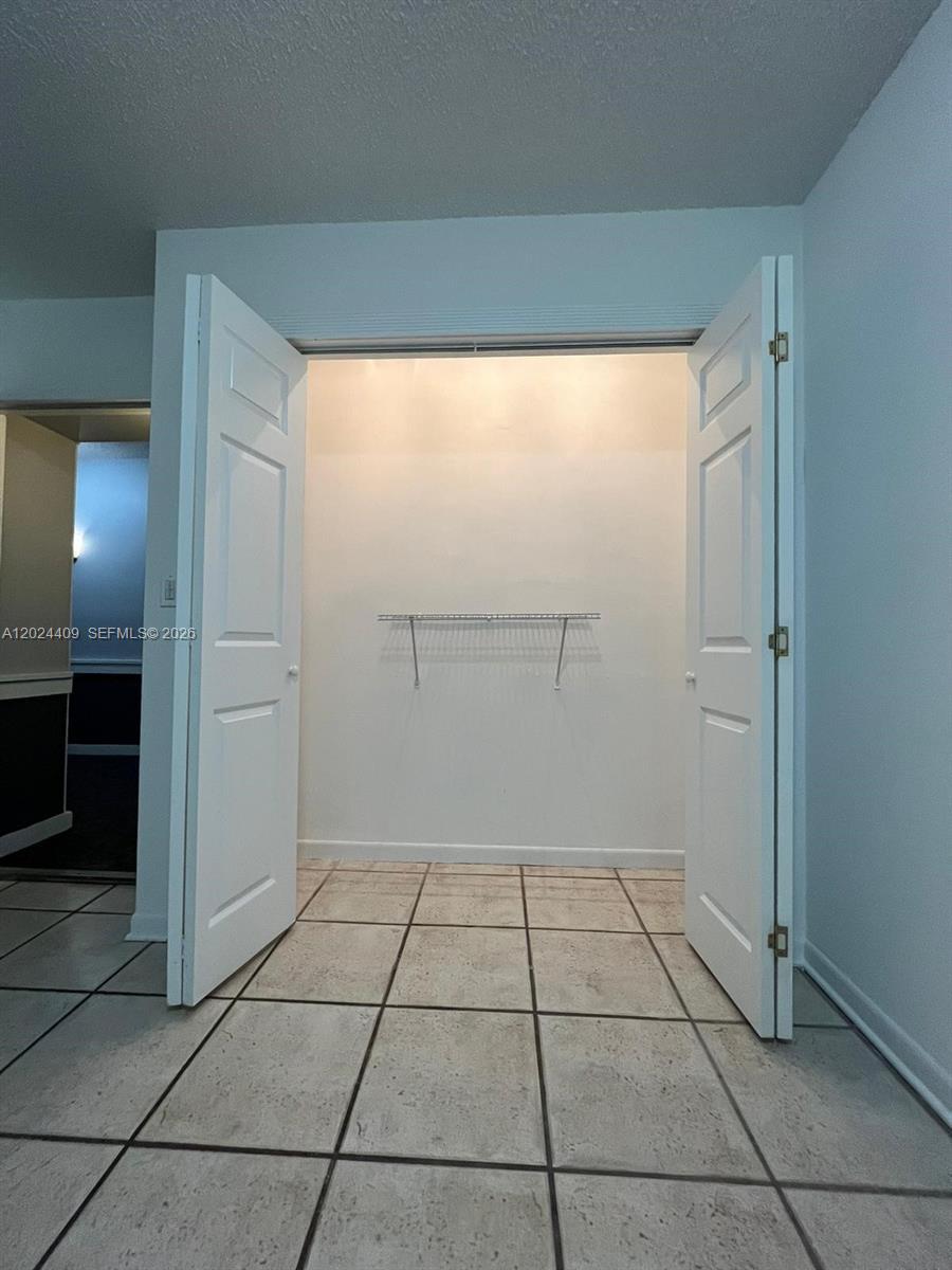 3123 Oakland Shores Dr # D112, Oakland Park FL 33309 photo 5