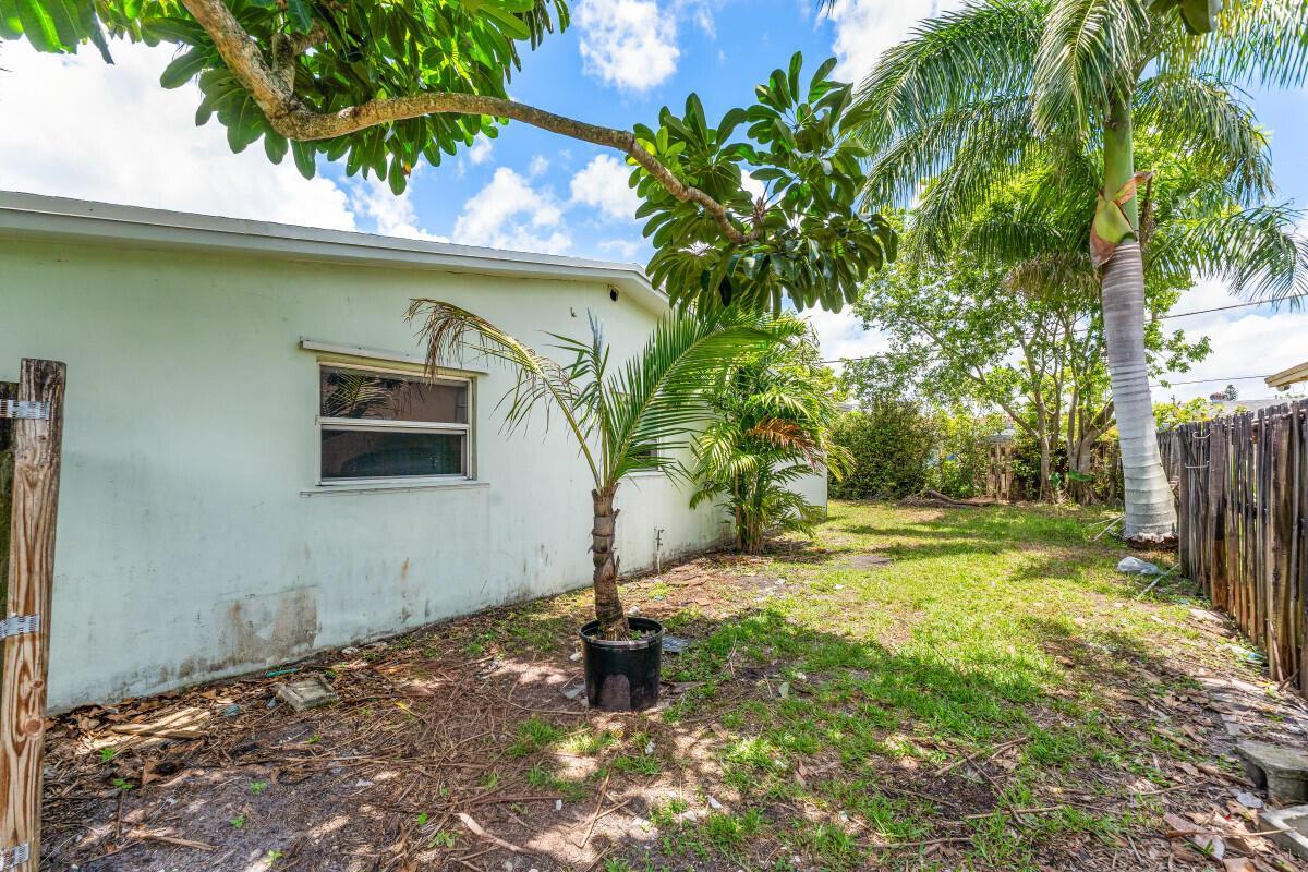 8961 Sunset Strip, Sunrise FL 33322 photo 4