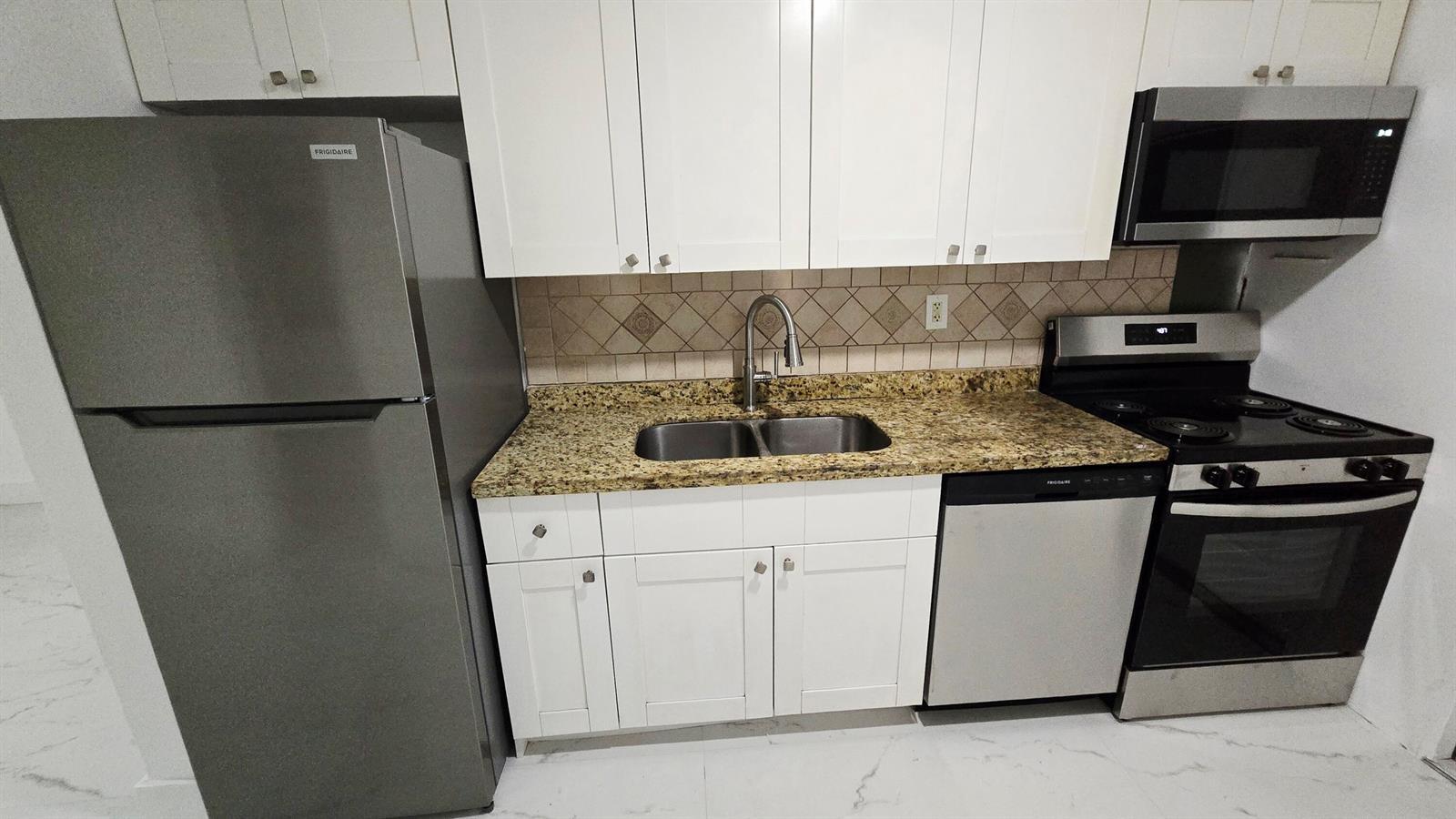 2849 NE 13th Avenue, Pompano Beach FL 33064 photo 4