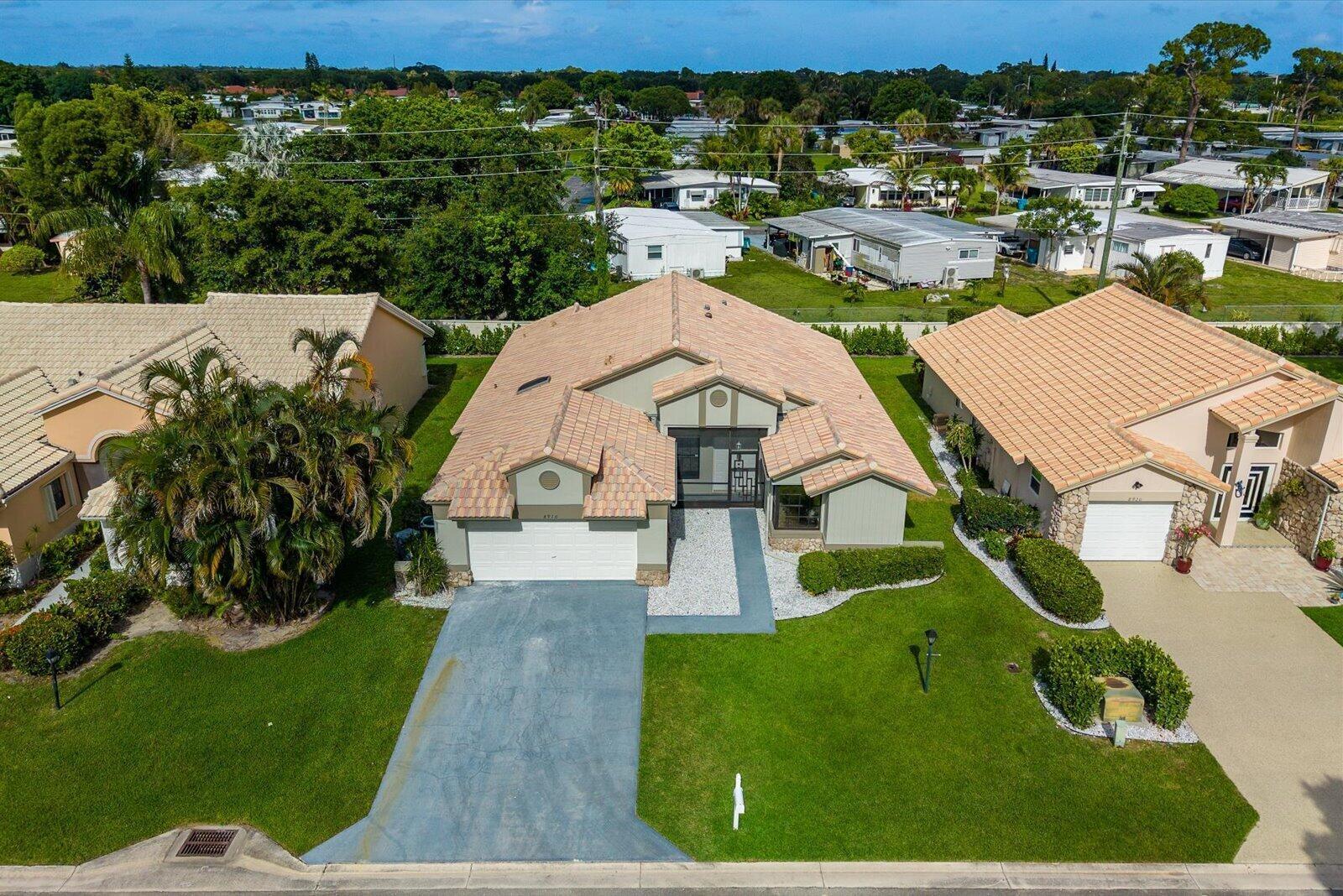 8910 Boatswain Drive, Boynton Beach FL 33436 photo 2