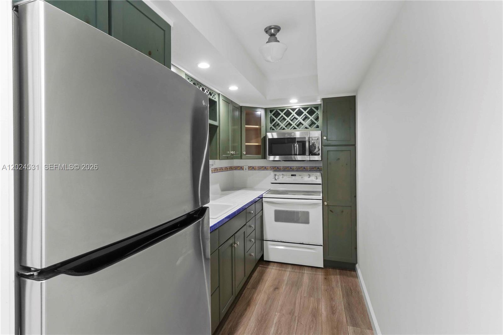 16518 NE 26th Ave # 405, North Miami Beach FL 33160 photo 5