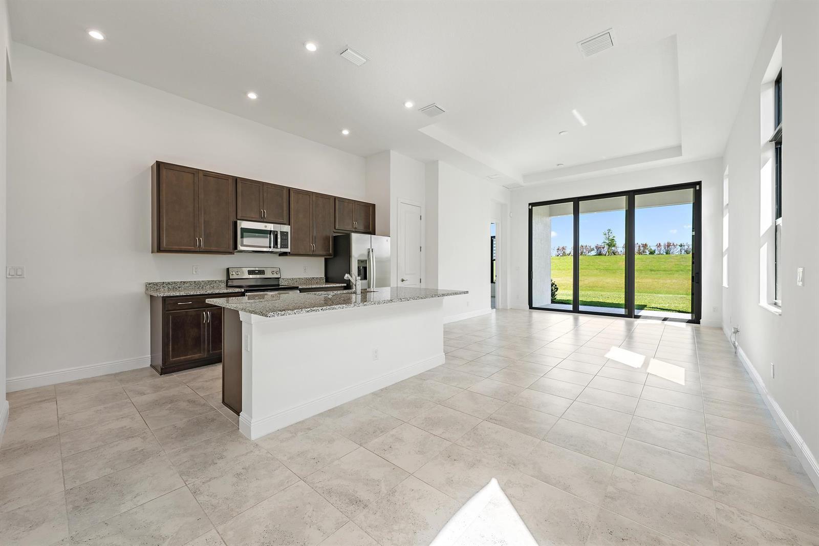 10135 SW Latium Way, Port St. Lucie FL 34987 photo 3