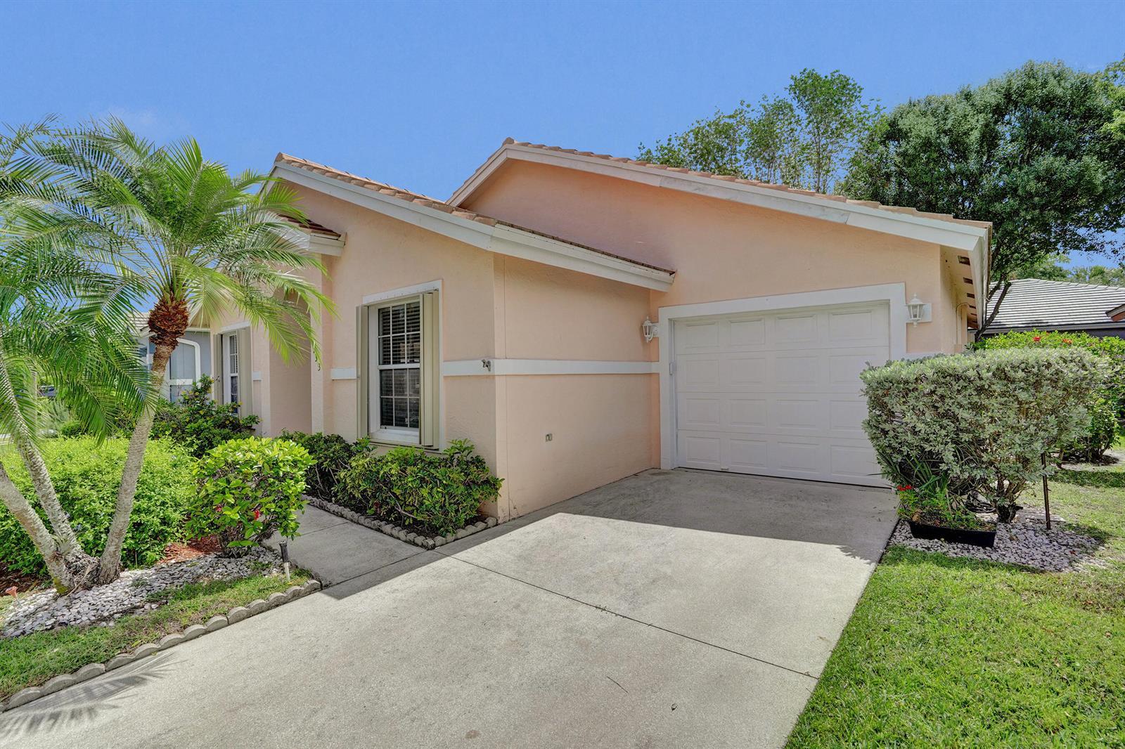 133 Caribe Court, FL 33413 photo 3