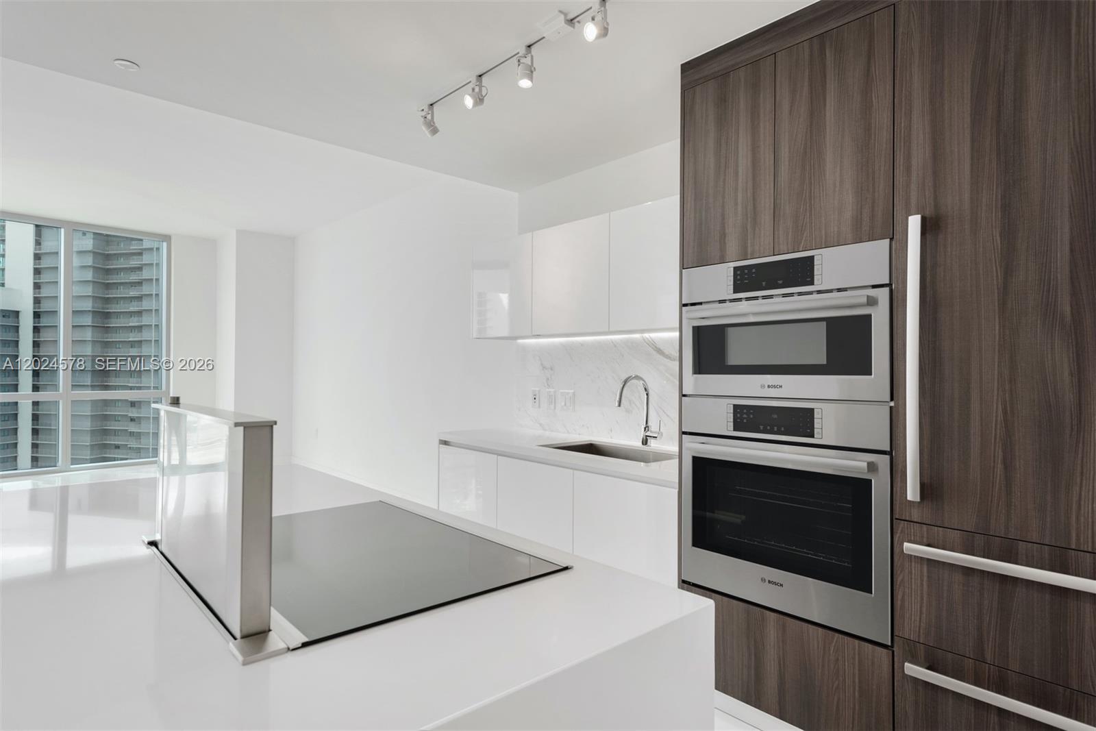 851 NE 1st Ave # 4305, Miami FL 33132 photo 3