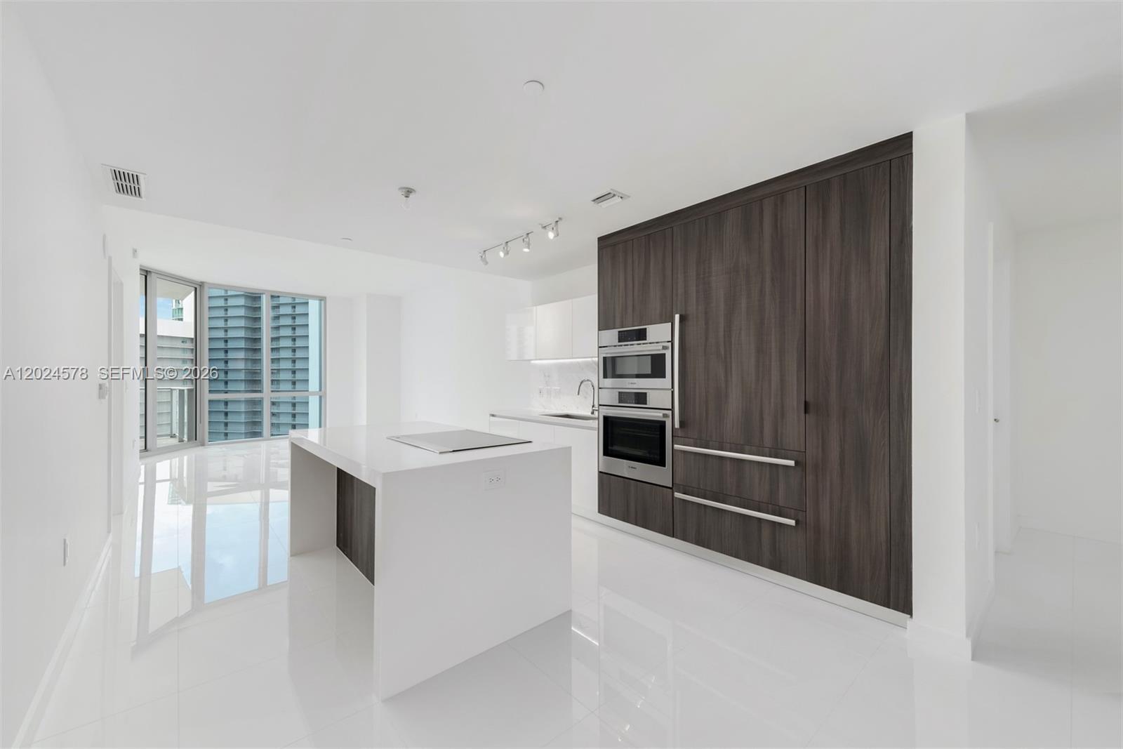851 NE 1st Ave # 4305, Miami FL 33132