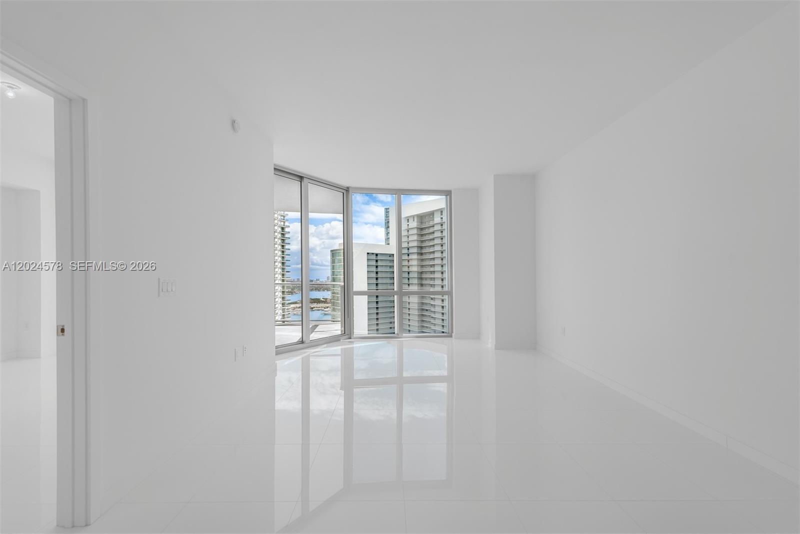 851 NE 1st Ave # 4305, Miami FL 33132 photo 4